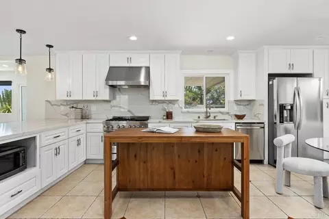 Kitchen - 746 Sunrise Dr E, Vista, CA 92084 photo 3 of 5