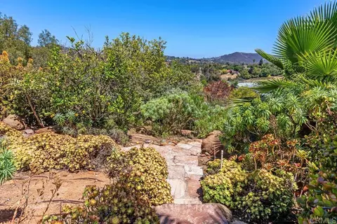 Exterior - 746 Sunrise Dr E, Vista, CA 92084 photo 7 of 8