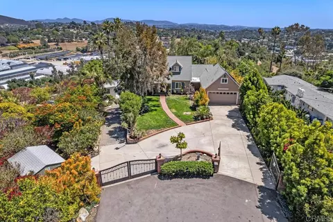 View/Area - 746 Sunrise Dr E, Vista, CA 92084 photo 1 of 3
