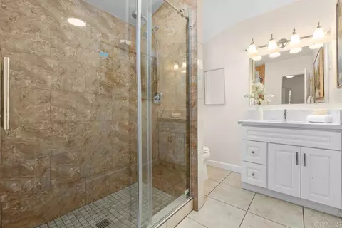 Bath - 746 Sunrise Dr E, Vista, CA 92084 photo 2 of 5