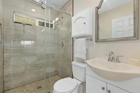 Bath - 746 Sunrise Dr E, Vista, CA 92084 photo 1 of 5