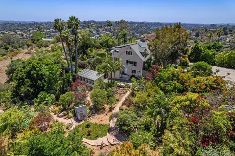 View/Area - 746 Sunrise Dr E, Vista, CA 92084 photo 2 of 3