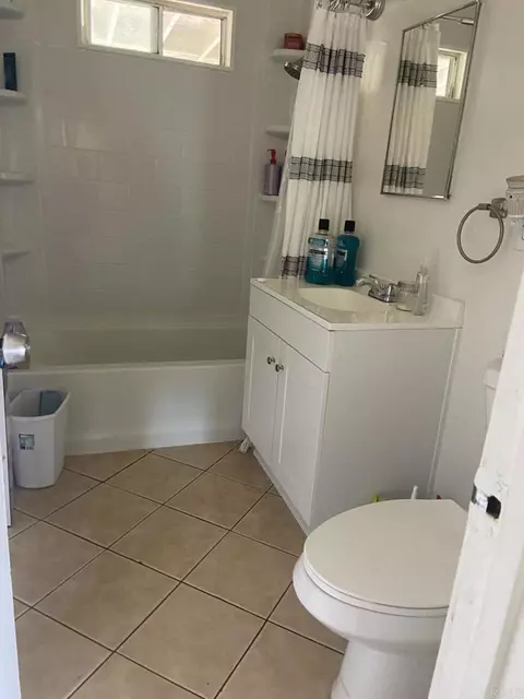 Bath - 917 Broadview St, Spring Valley, CA 91977 photo 1 of 1