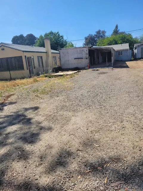 919 D St, Ramona, CA 92065