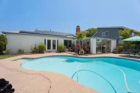 6989 Tuckaway St, San Diego, CA 92119