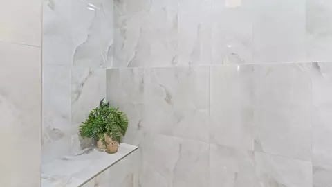 Bath - 8840 Delrose Ave, Spring Valley, CA 91977 photo 3 of 6