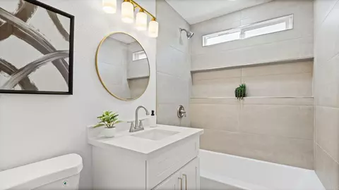 Bath - 8840 Delrose Ave, Spring Valley, CA 91977 photo 5 of 6