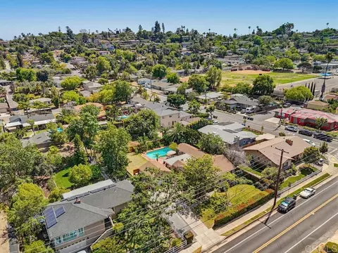 View/Area - 8917 Lemon Ave, La Mesa, CA 91941 photo 7 of 10