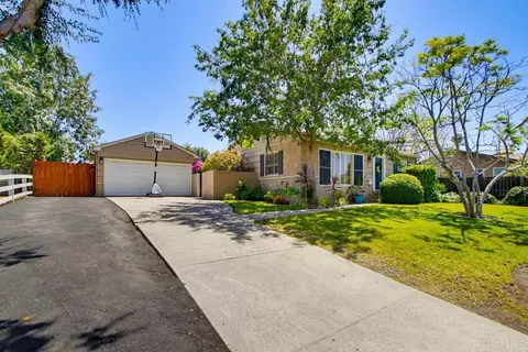 8917 Lemon Ave, La Mesa, CA 91941