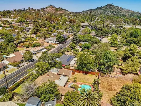 View/Area - 8917 Lemon Ave, La Mesa, CA 91941 photo 1 of 10