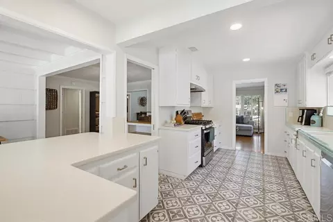 Kitchen - 8917 Lemon Ave, La Mesa, CA 91941 photo 2 of 6