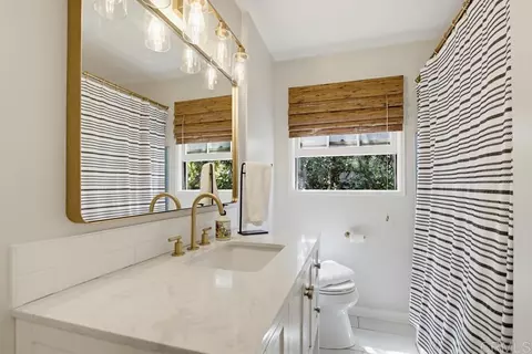 Bath - 8917 Lemon Ave, La Mesa, CA 91941 photo 1 of 3