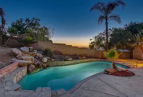 Exterior - 925 E Chase Ave, El Cajon, CA 92020 photo 5 of 11