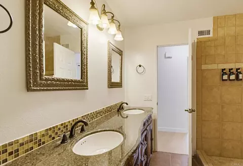 Bath - 925 E Chase Ave, El Cajon, CA 92020 photo 1 of 7