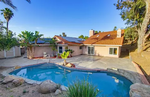 Exterior - 925 E Chase Ave, El Cajon, CA 92020 photo 9 of 11