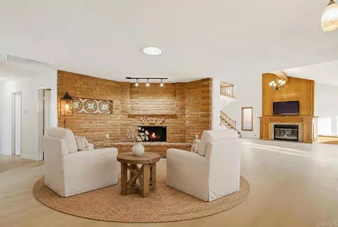Living - 925 E Chase Ave, El Cajon, CA 92020 photo 5 of 9