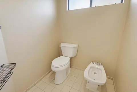 Bath - 925 E Chase Ave, El Cajon, CA 92020 photo 6 of 7