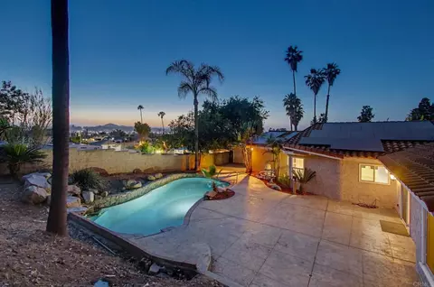 Exterior - 925 E Chase Ave, El Cajon, CA 92020 photo 7 of 11