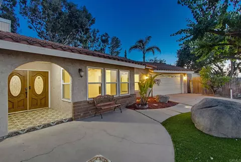 Exterior - 925 E Chase Ave, El Cajon, CA 92020 photo 3 of 11