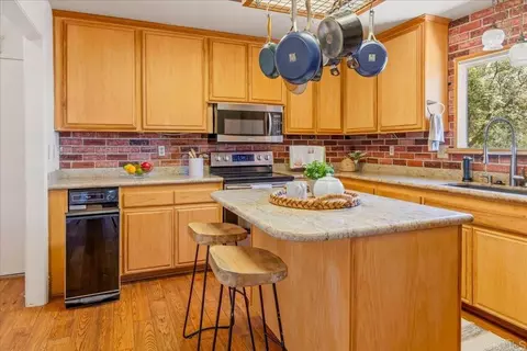 Kitchen - 1238 Cedar St, Ramona, CA 92065 photo 2 of 2