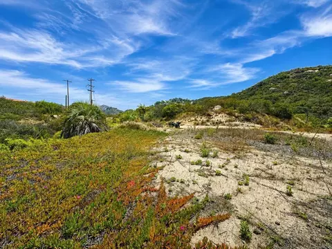 Exterior - 2339 Green Valley Rd, Fallbrook, CA 92028 photo 5 of 8