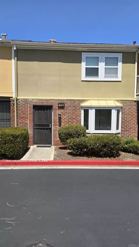 7887 Rancho Fanita Dr #B, Santee, CA 92071