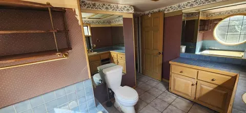 Bath - 29348 Vine Dr, Campo, CA 91906 photo 4 of 7