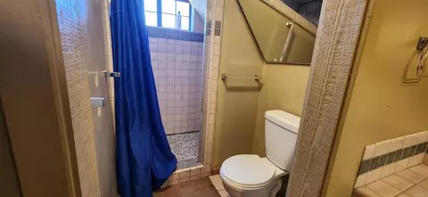 Bath - 29348 Vine Dr, Campo, CA 91906 photo 1 of 7