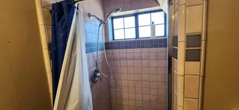 Bath - 29348 Vine Dr, Campo, CA 91906 photo 2 of 7