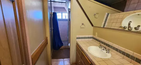 Bath - 29348 Vine Dr, Campo, CA 91906 photo 6 of 7