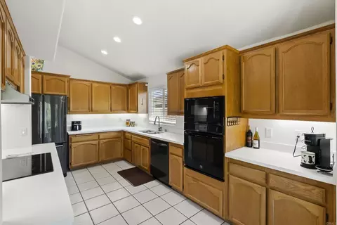 Kitchen - 13632 Janette Ln, Poway, CA 92064 photo 3 of 4