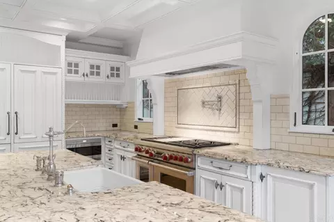 Kitchen - 1015 Alameda Blvd, Coronado, CA 92118 photo 3 of 10