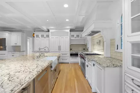Kitchen - 1015 Alameda Blvd, Coronado, CA 92118 photo 4 of 10