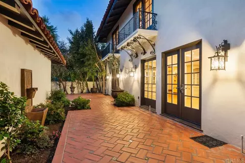 Exterior - 1015 Alameda Blvd, Coronado, CA 92118 photo 3 of 20