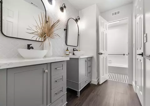 Bath - 274 J Ave, Coronado, CA 92118 photo 5 of 7