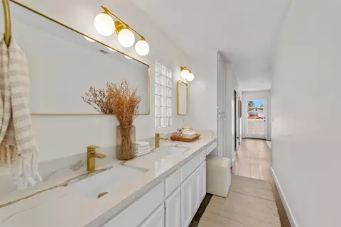 Entry Way - 274 J Ave, Coronado, CA 92118 photo 4 of 5