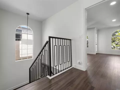 Entry Way - 274 J Ave, Coronado, CA 92118 photo 2 of 5