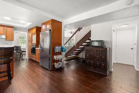 Entry Way - 756 Roca Rd, Chula Vista, CA 91910 photo 3 of 4