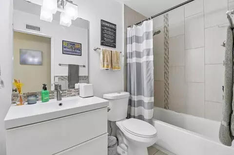 Bath - 14304 Kendra Ct, Poway, CA 92064 photo 1 of 4