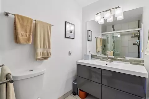 Bath - 14304 Kendra Ct, Poway, CA 92064 photo 3 of 4
