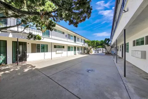 Exterior - 7025 Boulevard Dr, La Mesa, CA 91941 photo 7 of 17