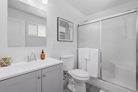 Bath - 13641 Carriage Rd, Poway, CA 92064 photo 2 of 2
