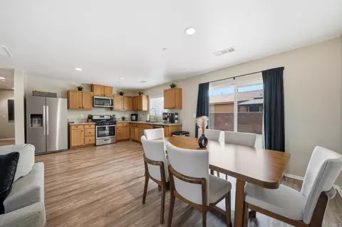 Dining - 516 Meadow Ct, Imperial, CA 92251 photo 1 of 3