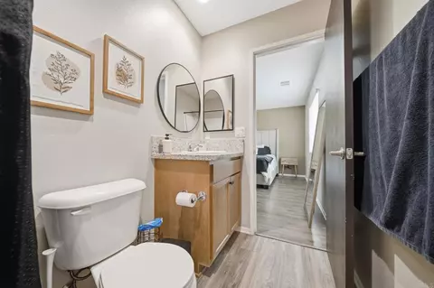 Bath - 516 Meadow Ct, Imperial, CA 92251 photo 1 of 2
