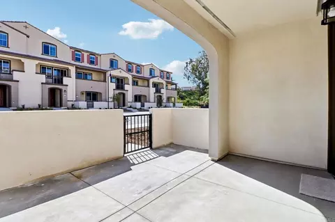 Exterior - 571 Pacifica Dr # 164, Oceanside, CA 92057 photo 7 of 8