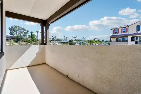 Exterior - 571 Pacifica Dr # 164, Oceanside, CA 92057 photo 4 of 8