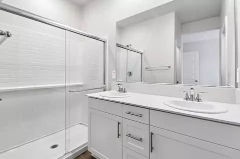 Bath - 571 Pacifica Dr # 164, Oceanside, CA 92057 photo 4 of 4