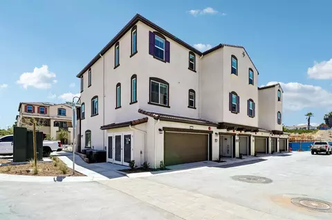 Exterior - 571 Pacifica Dr # 164, Oceanside, CA 92057 photo 2 of 8