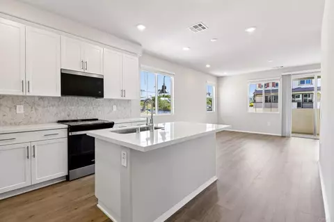Kitchen - 571 Pacifica Dr # 164, Oceanside, CA 92057 photo 1 of 4