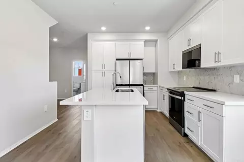 Kitchen - 571 Pacifica Dr # 164, Oceanside, CA 92057 photo 4 of 4